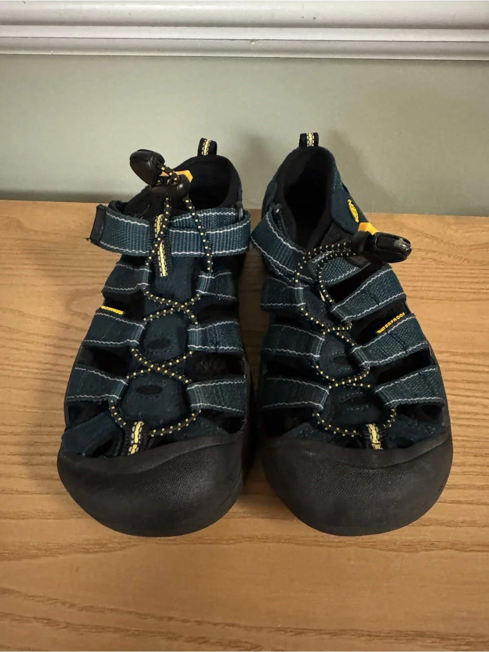 Keen Newport Sandals Navy Black Size 3